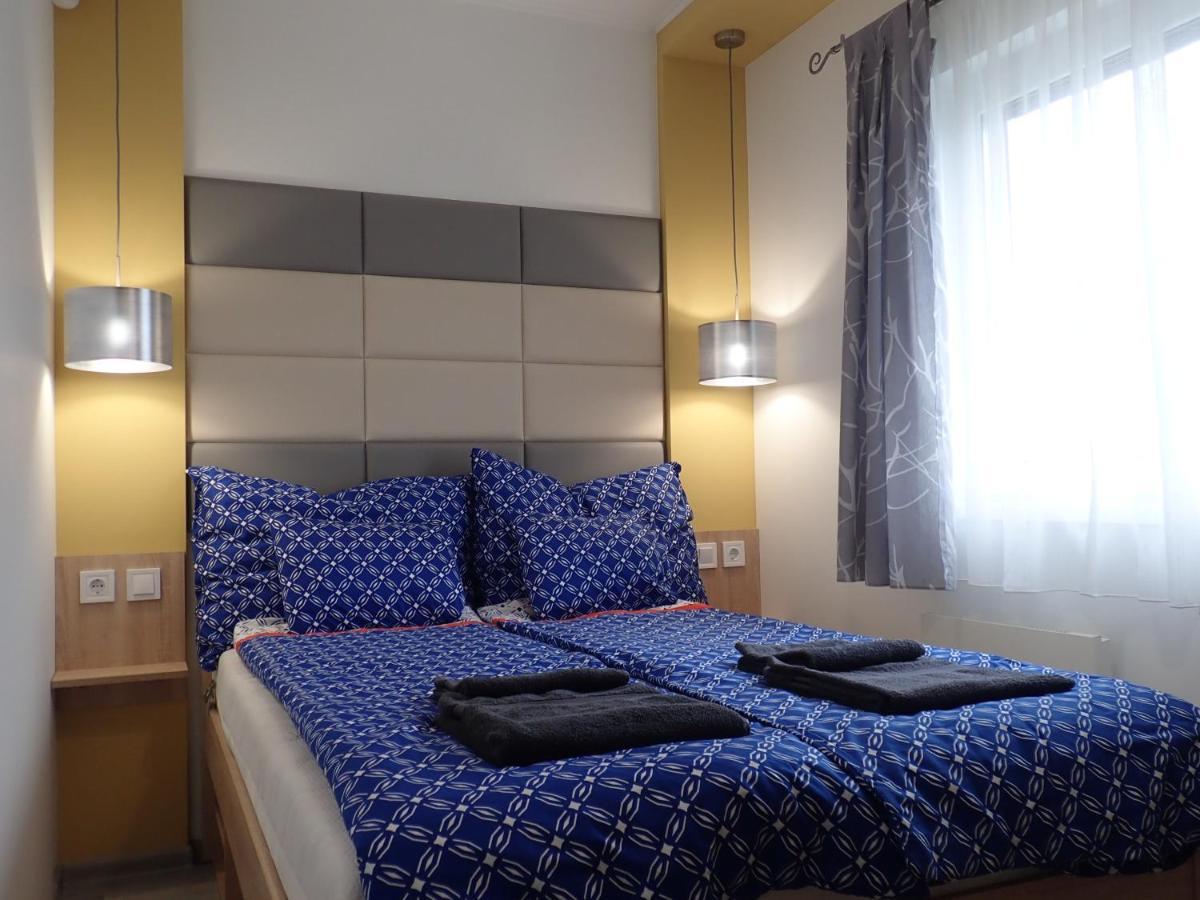 Bowery Guest Houses - Arnyas Vendeghazak Balatonalmádi Eksteriør billede